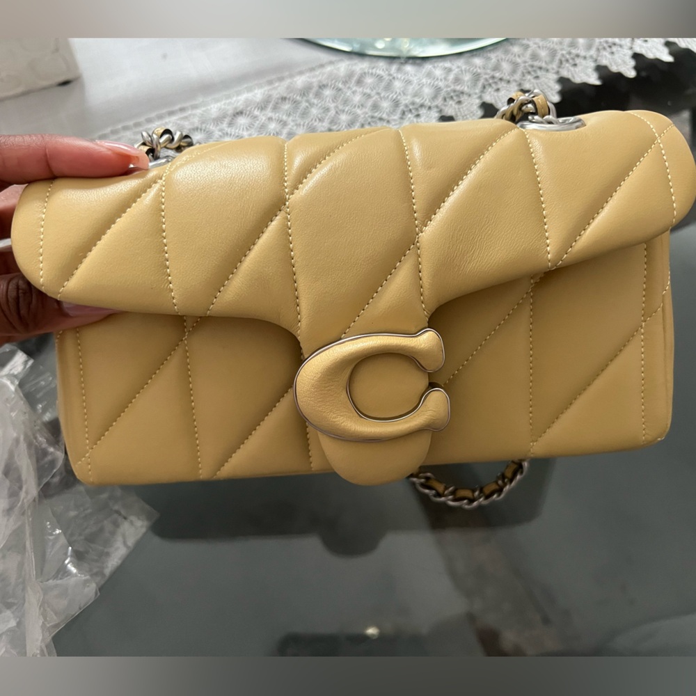 COACH Quilted Tabby 20 (Hay)